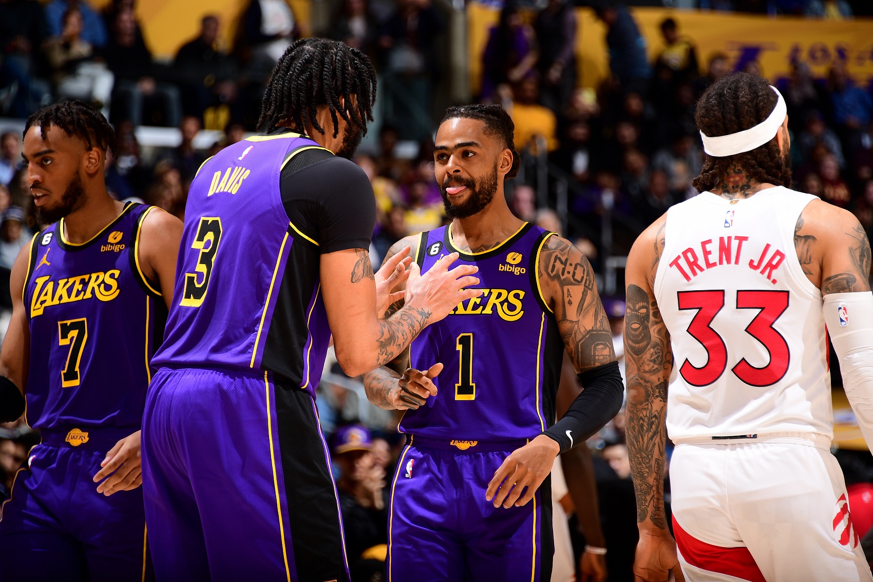 拉塞尔签独行侠后和浓眉视频：我不会让你失望的 克里斯蒂：有趣